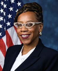 Portrait of Lateefah Simon