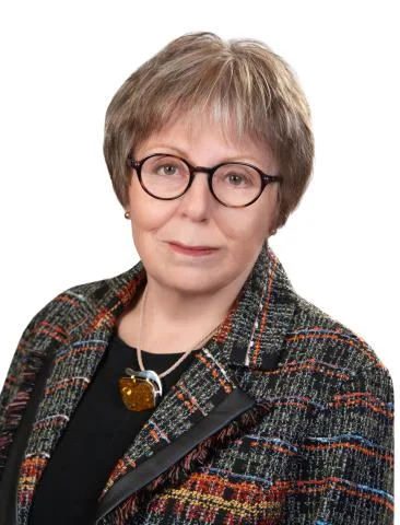 Portrait of Marg Gardiner