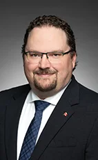 Portrait of Mark Strahl