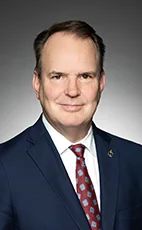 Portrait of Steven MacKinnon