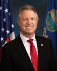 Portrait of Roger Marshall